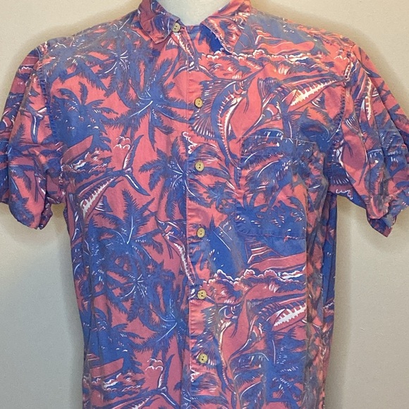 Vineyard Vines Graphic Floral Print in Red and Blue Cotton (sz L) - Picture 2 of 5